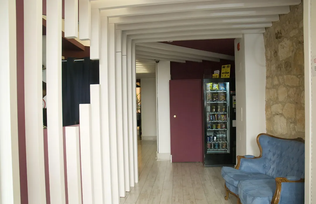 Albergue Revolutum Hostel-1