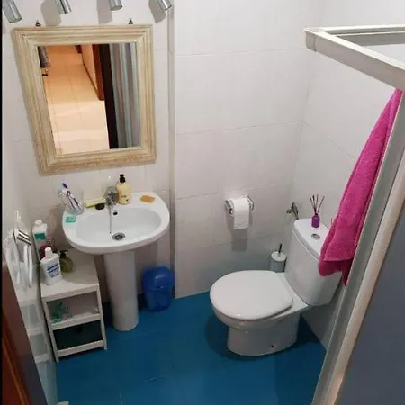 Private Room With Shared Bathroom-3